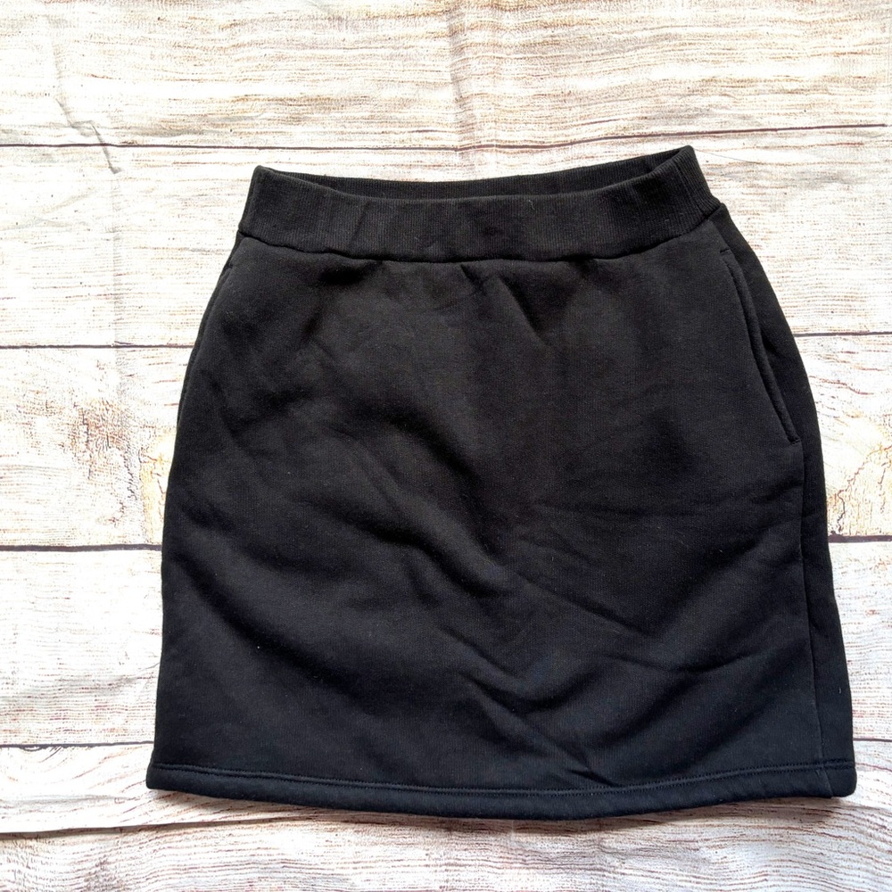 Girls Uniqlo Fleece Skirt